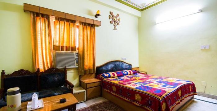 Hotel Surbhi Palace